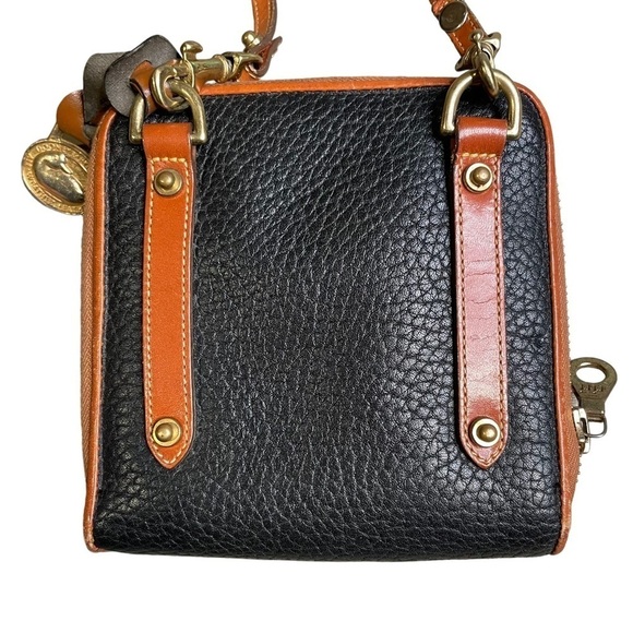 Vintage Dooney & Bourke *Black* Mini Square Zip-Along Crossbody Wallet 18173B - Picture 12 of 14